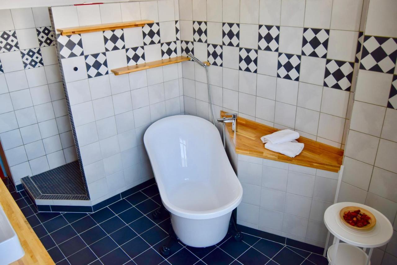 Chambres D'Hotes Le Clos Des Marronniers Douvres-la-Delivrande Ngoại thất bức ảnh